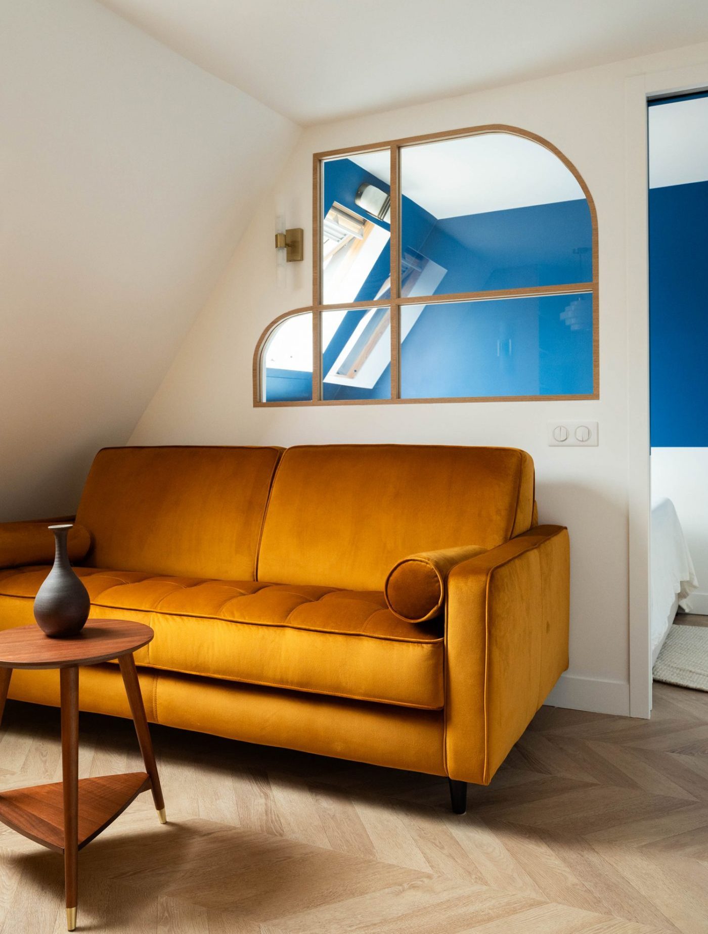 Studio rénové sous les toits place de la Bastille Paris – Ameo Concept
